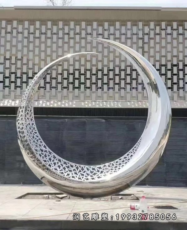 不锈钢景观月亮雕塑工艺品受关注的原因