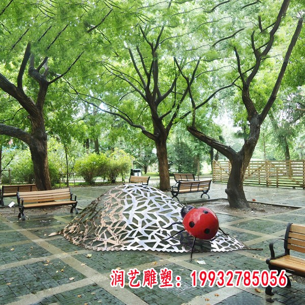 不锈钢瓢虫雕塑 (2)