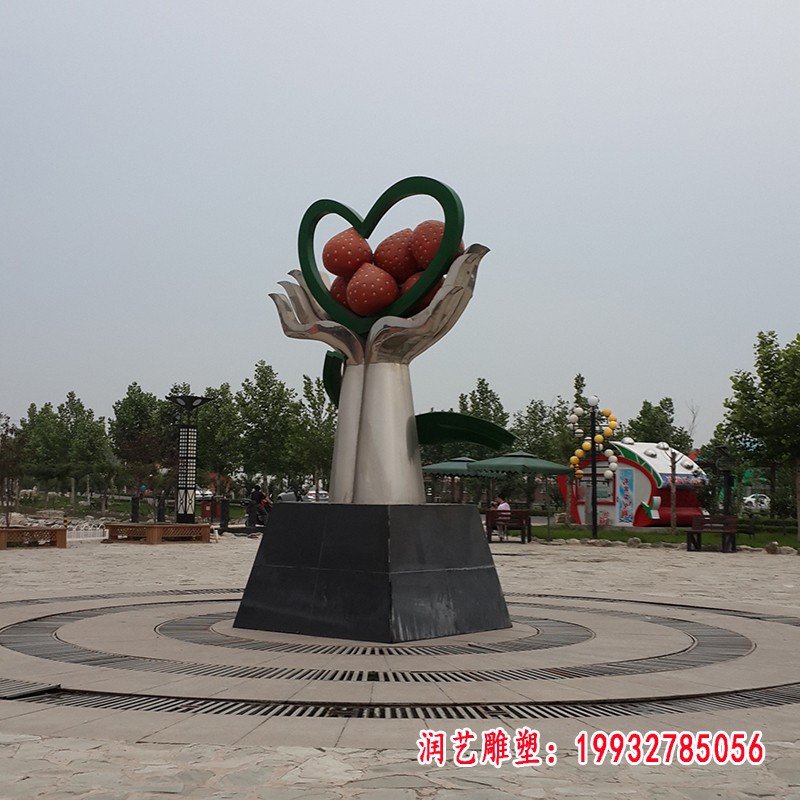 不锈钢草莓雕塑 (1)