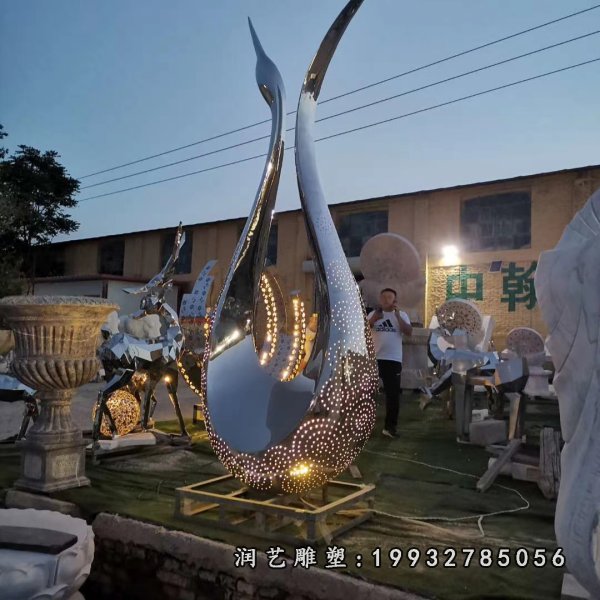 不锈钢翅膀雕塑  (2)