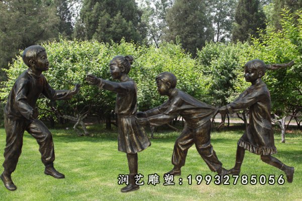 老鹰捉小鸡雕塑 (7)