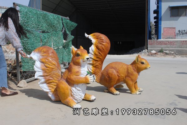 玻璃钢松鼠雕塑  (2)