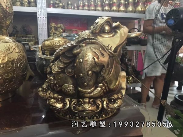 金蟾铜雕 (11)