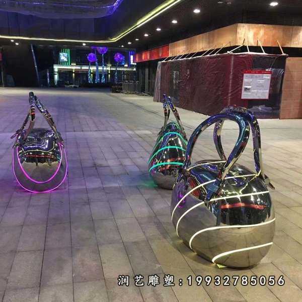 不锈钢手提包雕塑  (3)