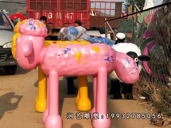 玻璃钢小羊肖恩雕塑  (5)