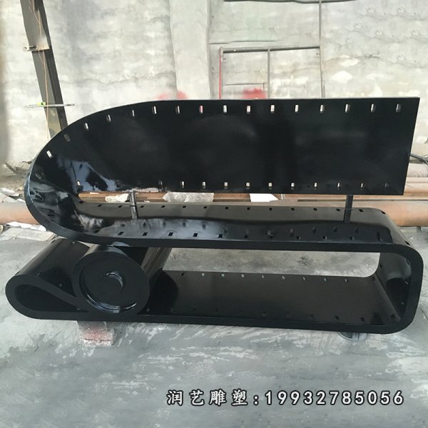 不锈钢凳子雕塑  (4)