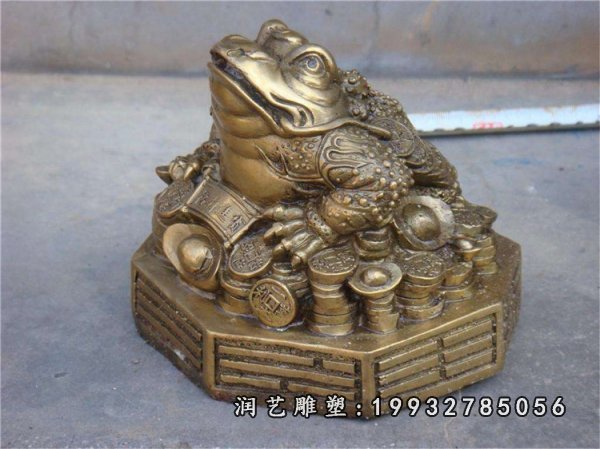 金蟾铜雕 (7)