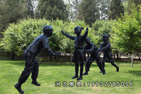 老鹰捉小鸡雕塑 (6)