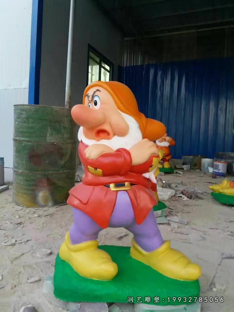 玻璃钢小矮人小区卡通雕塑