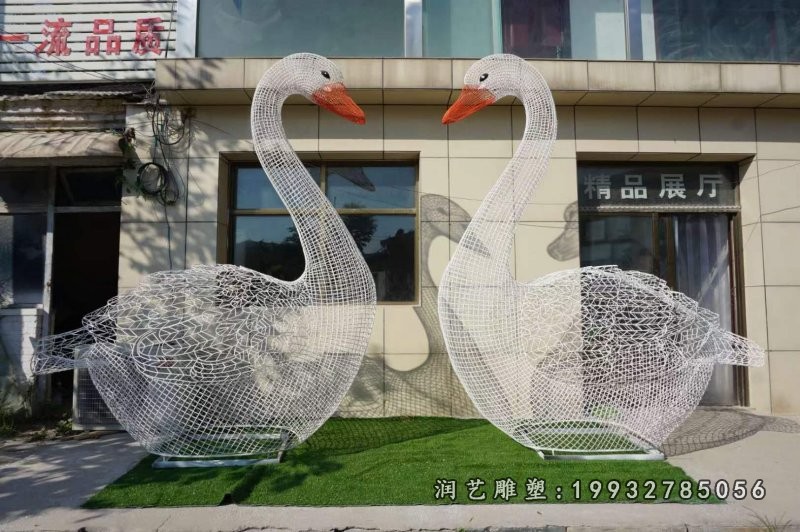 草坪不锈钢天鹅雕塑