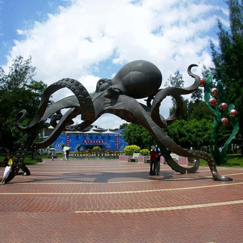 不锈钢章鱼雕塑 
