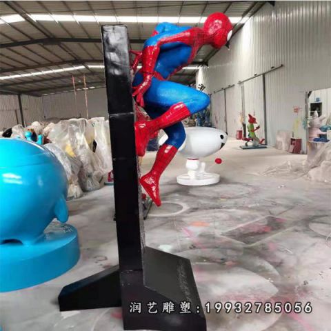街道玻璃钢蜘蛛侠雕塑