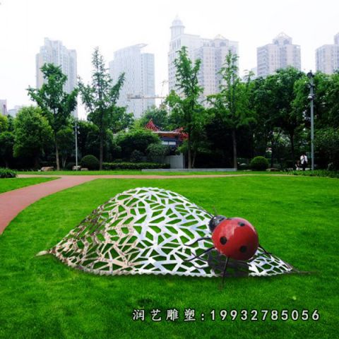 小区不锈钢瓢虫雕塑