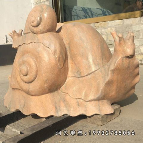 草坪蜗牛动物石雕