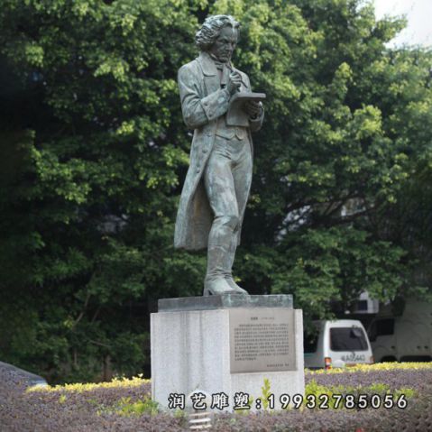 广场贝多芬人物铜雕