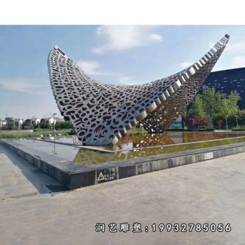 广场不锈钢镂空雕塑
