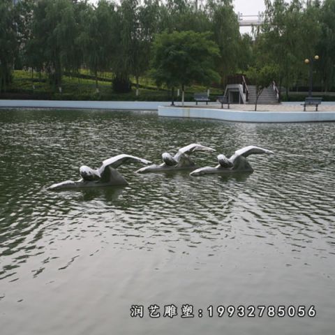 公园不锈钢游泳雕塑
