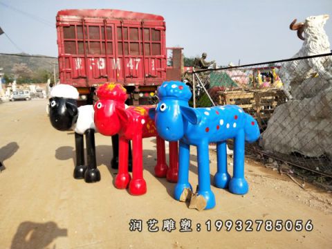 玻璃钢彩绘小羊肖恩雕塑