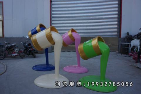 街道玻璃钢油漆桶雕塑