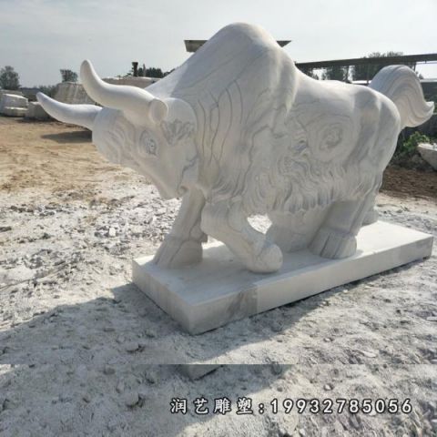 校园牛动物石雕