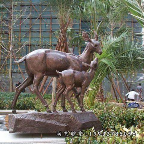 城市鹿动物铜雕