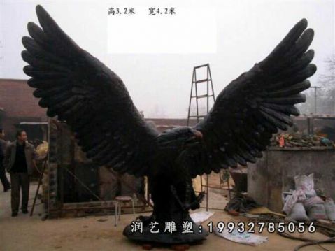 公园老鹰动物铜雕