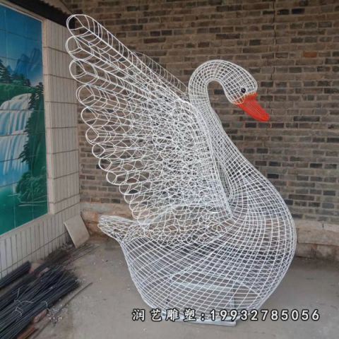 不锈钢草坪天鹅雕塑