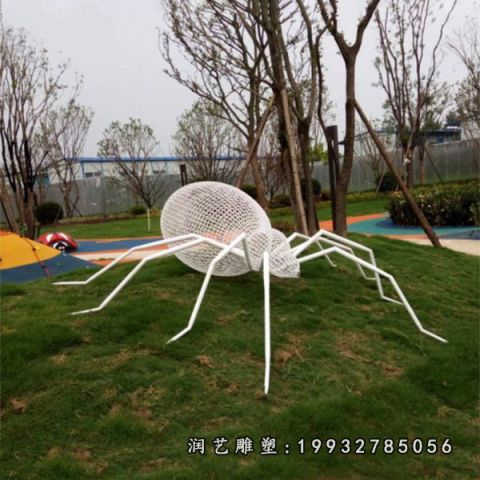 不锈钢镂空蜘蛛雕塑