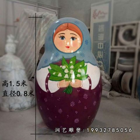 广场玻璃钢彩绘套娃雕塑