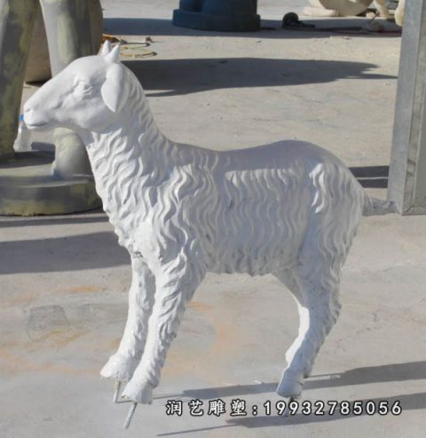 草坪玻璃钢羊雕塑