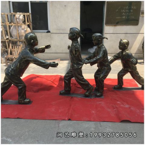 小区老鹰捉小鸡人物铜雕