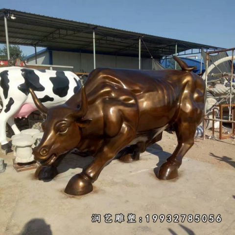 街道牛动物铜雕