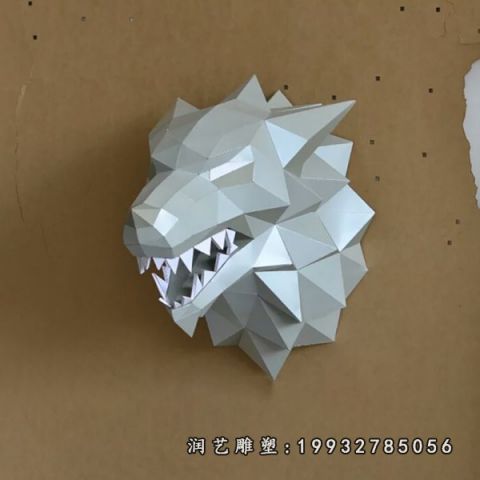 抽象不锈钢狼雕塑