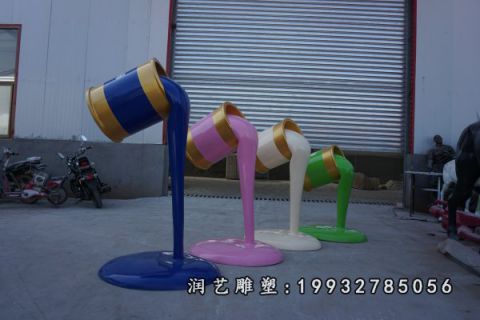 景区玻璃钢油漆桶雕塑