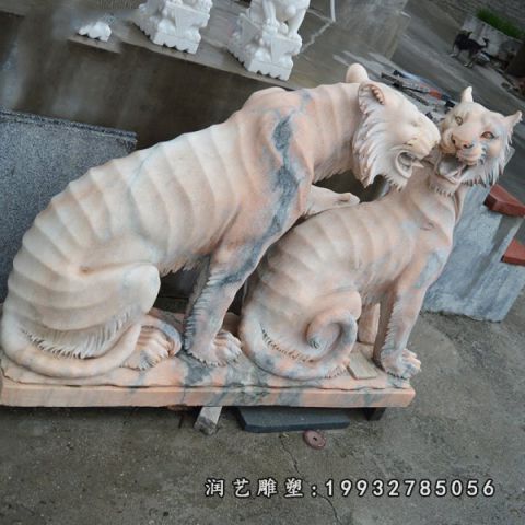 草坪老虎动物石雕