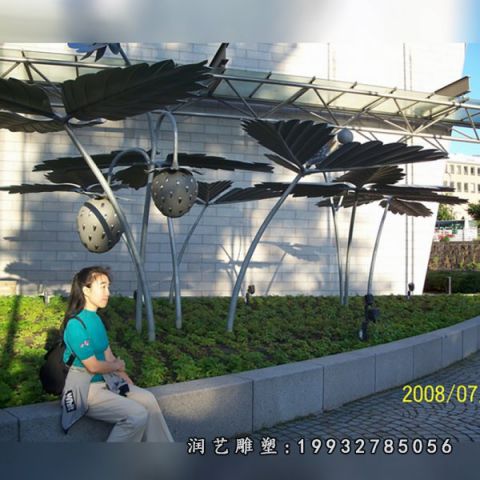 小区不锈钢草莓雕塑