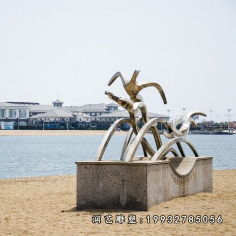 不锈钢抽象游泳雕塑