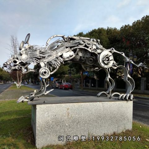不锈钢城市狼雕塑