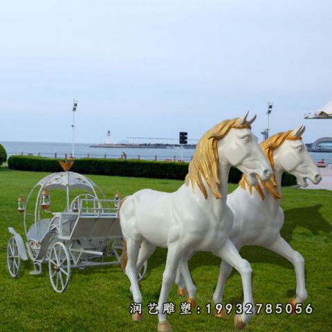 城市玻璃钢景观马车雕塑