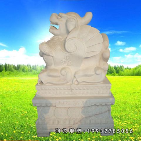 草坪貔貅动物石雕