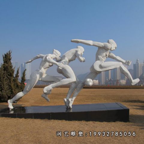 广场不锈钢踢球人物雕塑