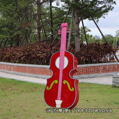 街道玻璃钢大提琴雕塑