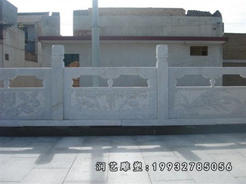 街道石栏板雕塑
