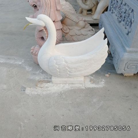 城市天鹅石雕