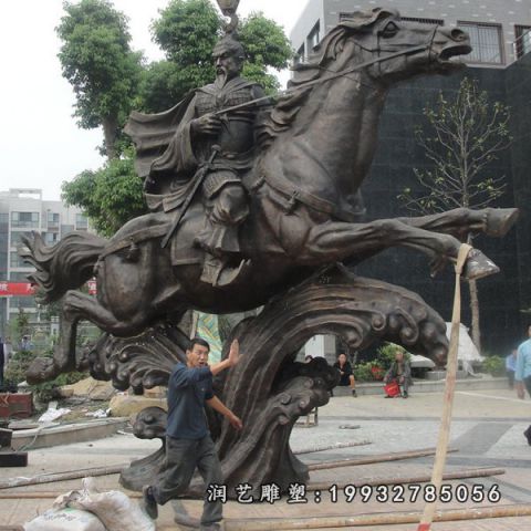 公园骑马人物铜雕