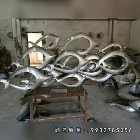 抽象不锈钢鱼雕塑