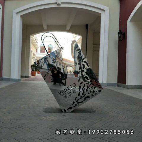 景区不锈钢购物袋雕塑