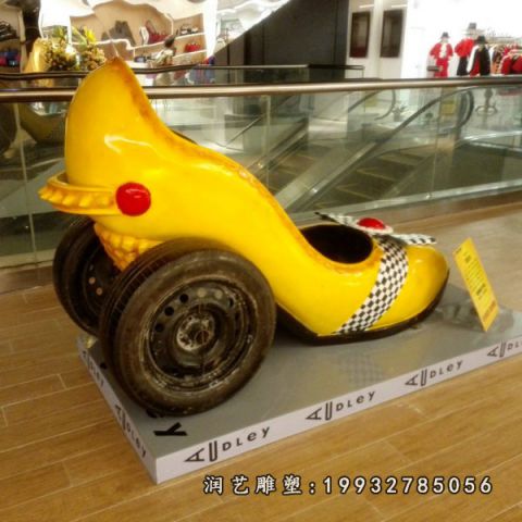酒店玻璃钢高跟鞋雕塑