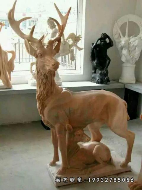 街道鹿动物石雕