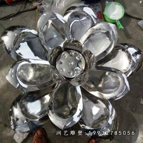 街道不锈钢荷花景观雕塑